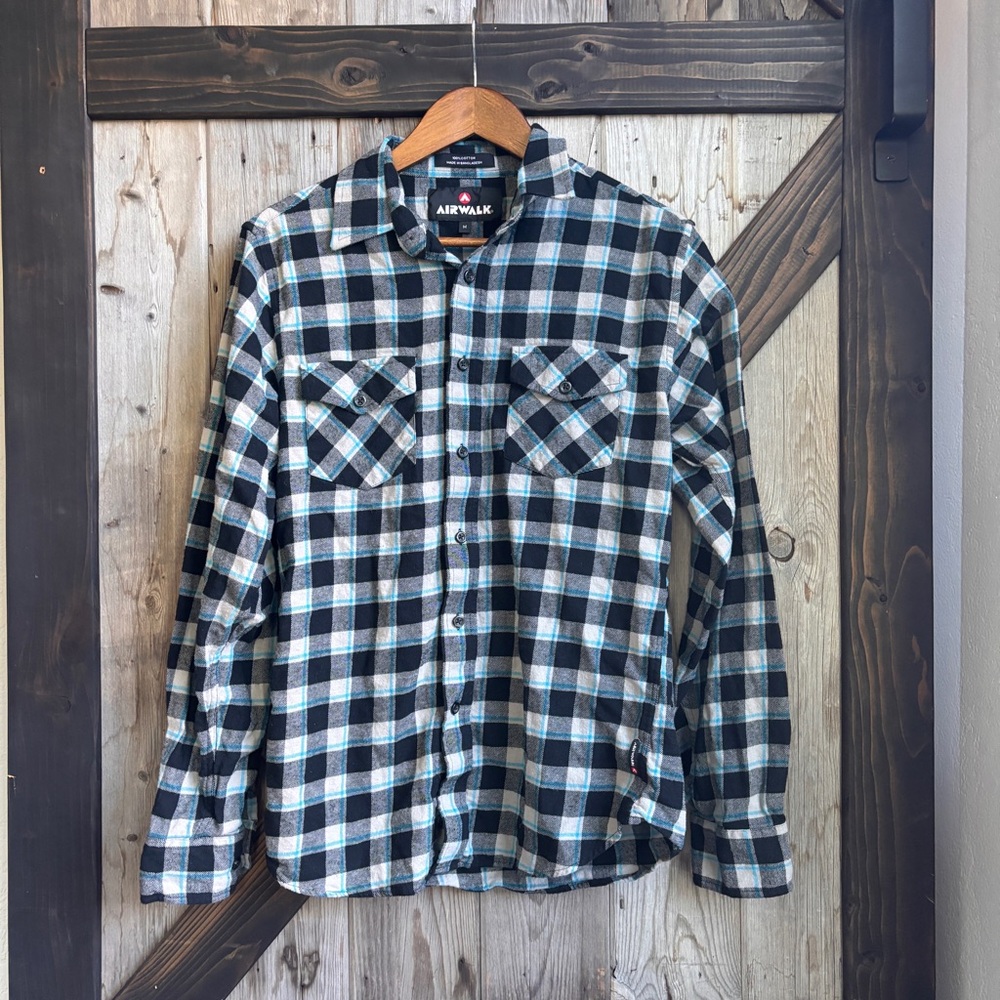 Airwalk blue plaid flannel size medium